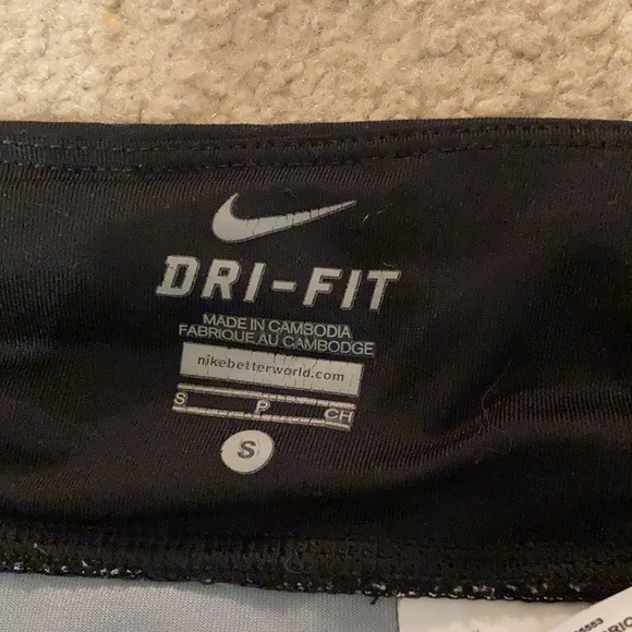 Dri-fit Nike Leopard Print Capri Leggings - Picture 4 of 4